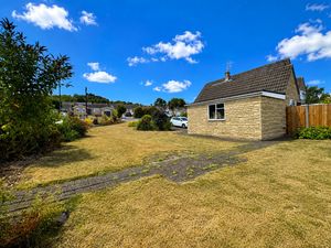 Side garden- click for photo gallery